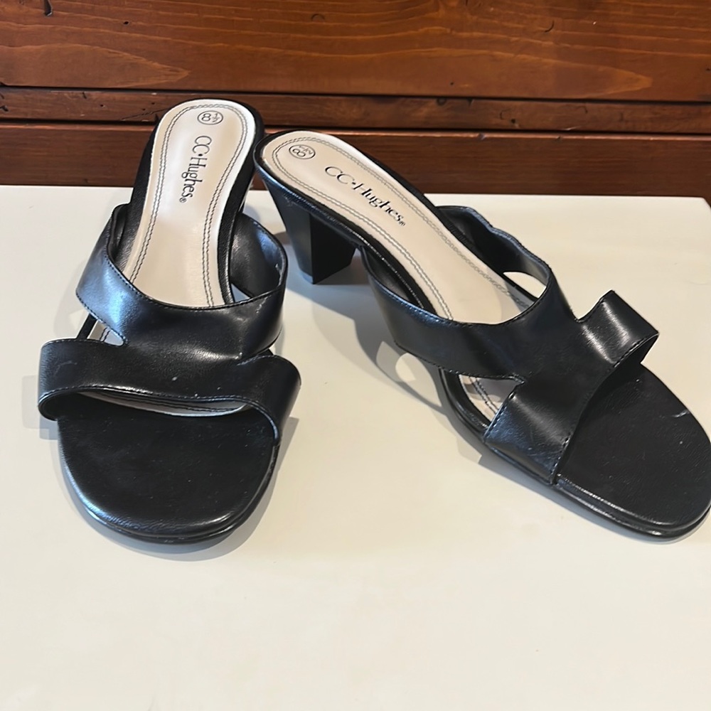CC Hughes Sandals 8 1/2 - Picture 1 of 4